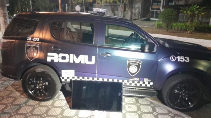 VÍDEO: Homem é preso após tentar furtar televisão de escola municipal em Taubaté VÍDEO: Homem é preso após tentar furtar televisão de escola municipal em Taubaté