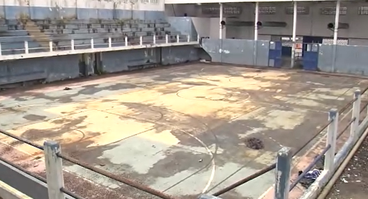 Mongaguá busca recursos para reformar quadras e piscinas públicas