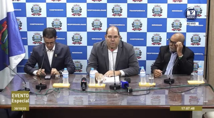 2BCFD9BD-8436-45B0-9248-FC41C64F9D94