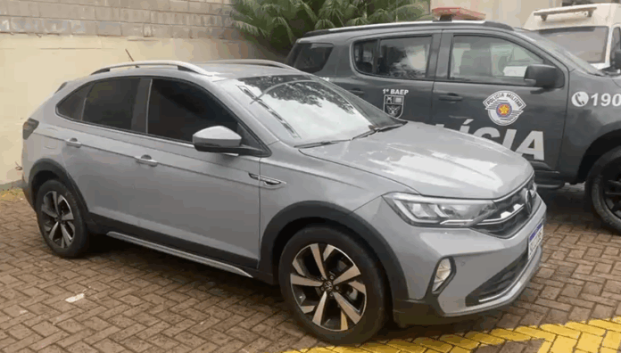 Polícia recupera SUV roubado e prende dois suspeitos na região