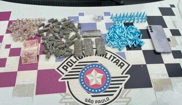 Suspeito é preso com mais de 350 porções de drogas em São Sebastião