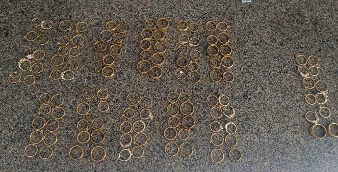 Homem é preso após furtar R$ 17 mil em mercadorias de joalheria em Ilhabela