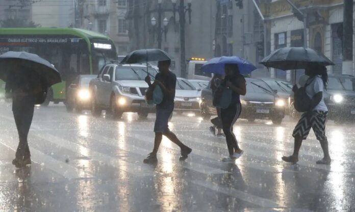 Fim de semana deve ser marcado por chuva | Foto: Paulo Pinto/Agência Brasil