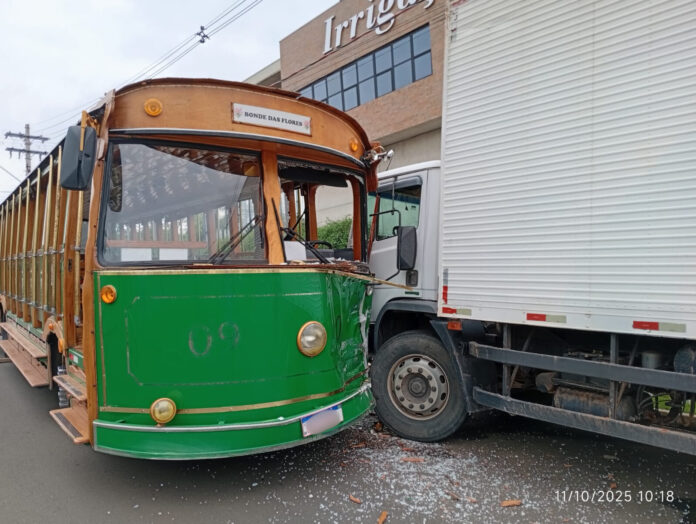 WhatsApp Image 2025-10-11 at 10.21.02 (1) - Editado Motorista de bondinho turístico morre após acidente de trabalho