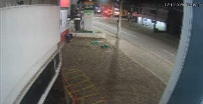 VÍDEO: Oficina mecânica de São José é furtada pela 2ª vez em menos de um mês