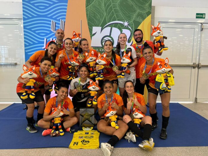 A equipe feminina do São José conquista o bicampeonato brasileiro universitário de futsal A equipe feminina do São José conquista o bicampeonato brasileiro universitário de futsal