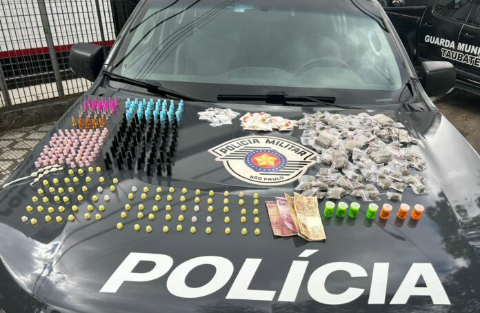 Adolescente de 15 anos é apreendido por tráfico de drogas em Taubaté Adolescente de 15 anos é apreendido por tráfico de drogas em Taubaté