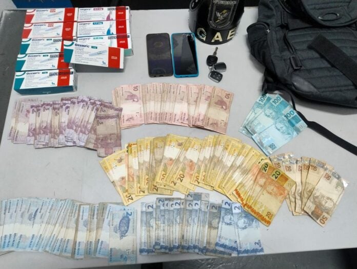 Guarda Municipal prende trio e recupera medicamentos de alto valor roubados de farmácia Guarda Municipal prende trio e recupera medicamentos de alto valor roubados de farmácia