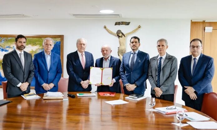 Presidente Lula assina PL Antifacção e envia documento ao Congresso | Foto: Ricardo Stuckert/PR