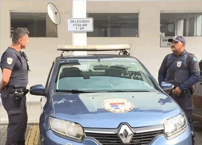 Casal é preso por maus-tratos contra os filhos em Jundiaí Casal é preso por maus-tratos contra os filhos em Jundiaí