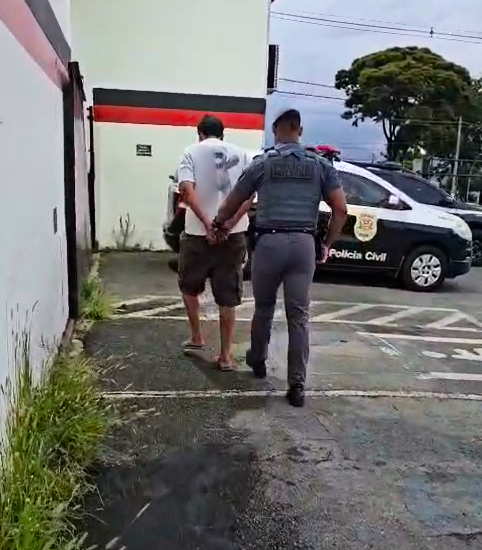 Polícia recupera Hilux furtada em Sorocaba escondida em garagem no Vida Nova, em Campinas