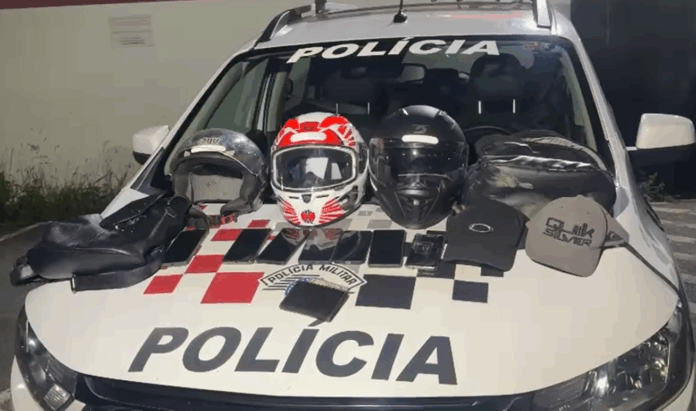 Assaltantes roubam quatro motos de concessionáriae gerente grávida passa mal Assaltantes roubam quatro motos de concessionáriae gerente grávida passa mal