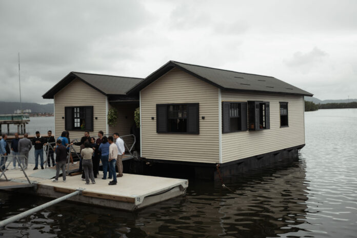 Casas-Flutuantes-inauguracao-41-scaled