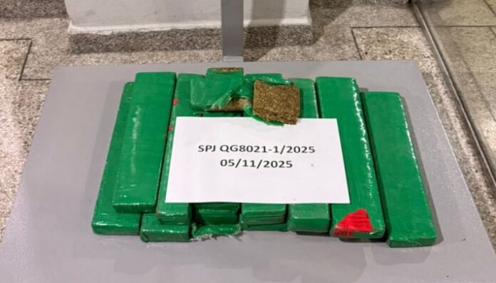 Homem é preso com mais de 15 kg de maconha durante fiscalização na Dom Pedro I, em Igaratá Homem é preso com mais de 15 kg de maconha durante fiscalização na Dom Pedro I, em Igaratá