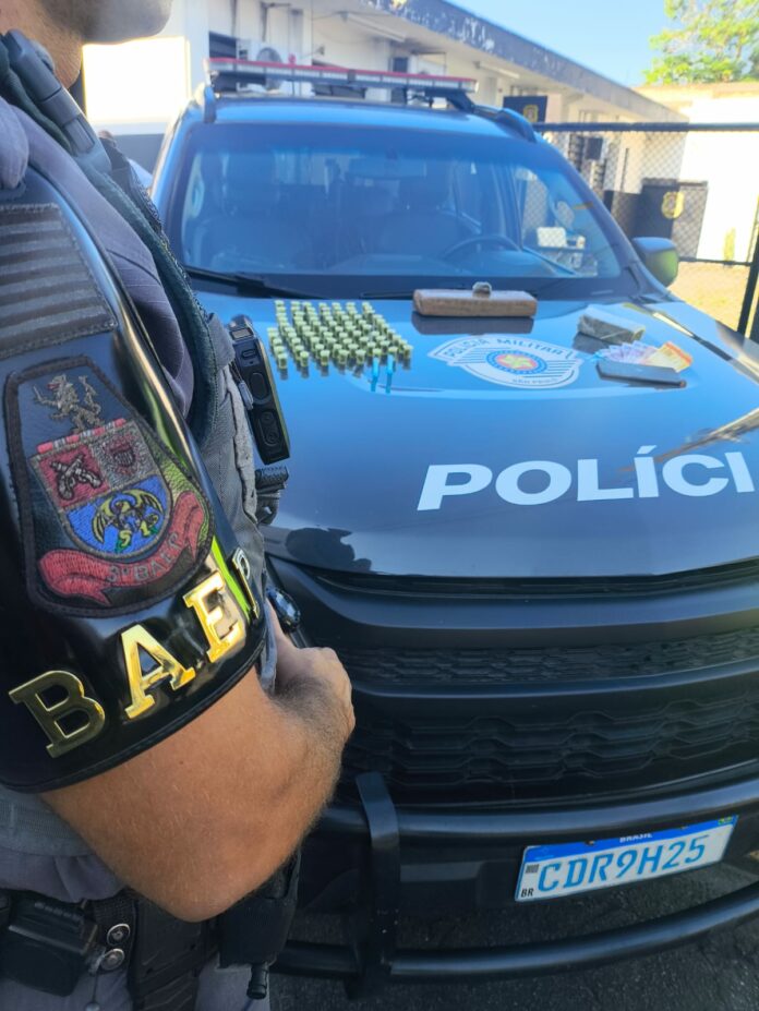 BAEP prende homem com mais de 1 kg de drogas em Tremembé BAEP prende homem com mais de 1 kg de drogas em Tremembé