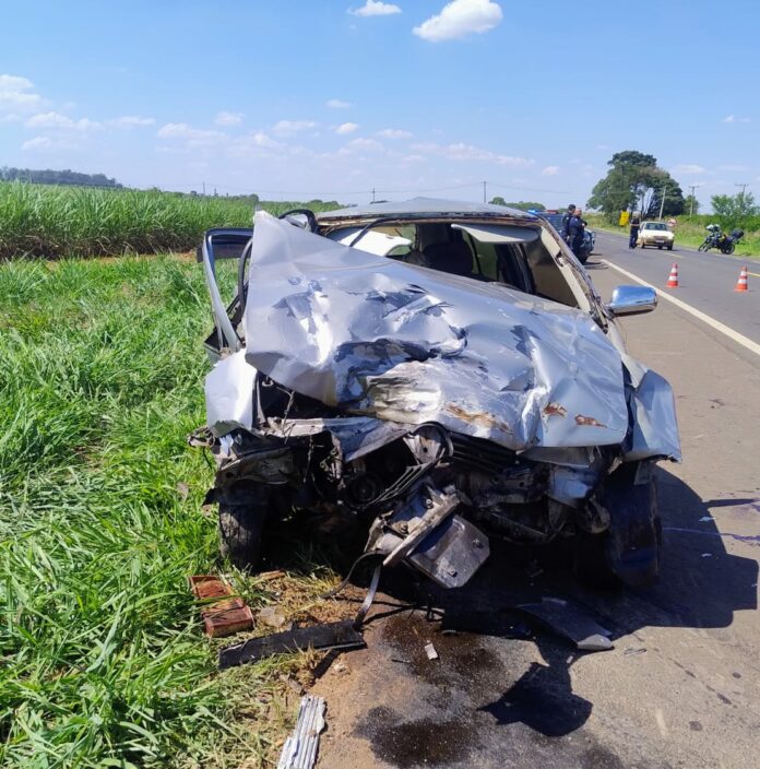 Fuga após furto termina em batida e deixa um suspeito em estado grave Fuga após furto termina em batida e deixa um suspeito em estado grave