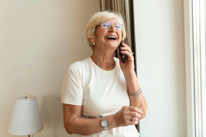 Companheiros virtuais: como a inteligência artificial ajuda a combater a solidão entre idosos