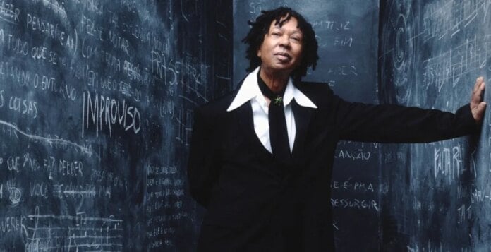 Djavan vasculha os imprevisíveis caminhos do amor em novo álbum