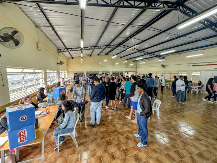 Prefeitura de Jundiaí lança projeto itinerante para levar serviços públicos aos bairros Prefeitura de Jundiaí lança projeto itinerante para levar serviços públicos aos bairros