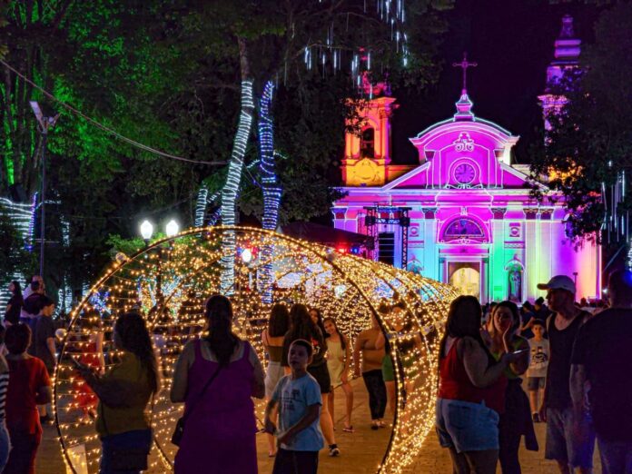 Tremembé inaugura decoração do Natal Iluminado 2025; veja a programação completa