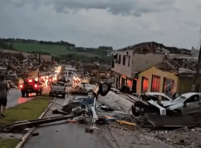 Destruição em Rio Bonito do Iguaçu (PR) | Foto: reprodução Destruição em Rio Bonito do Iguaçu (PR) | Foto: reprodução
