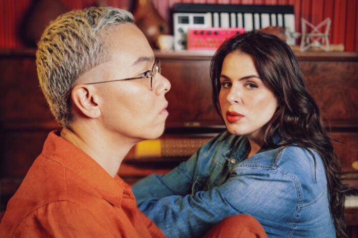 Mariana Volker se une a Maria Gadu na nova faixa “Não Quero Te Querer”