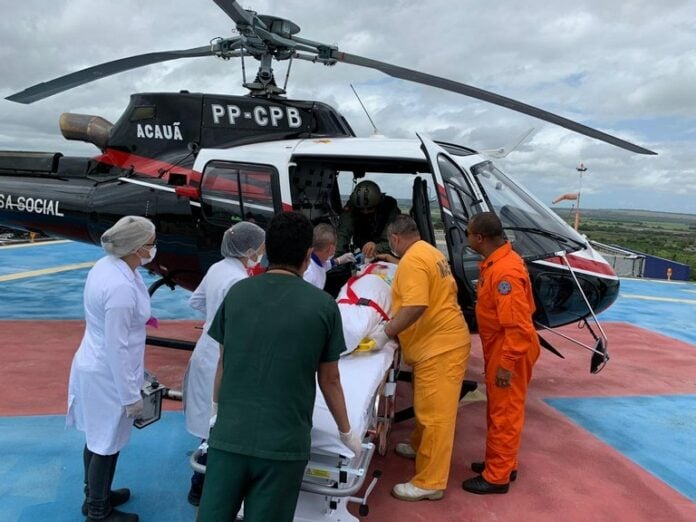 A vítima foi atingida por vários tiros e ficou em estado grave