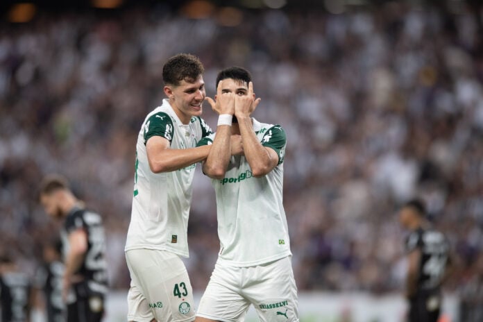 O vice-campeão Palmeiras ajuda a rebaixar o Ceará | Foto: Iago Ferreira/Photo Premium/Folhapress O vice-campeão Palmeiras ajuda a rebaixar o Ceará | Foto: Iago Ferreira/Photo Premium/Folhapress