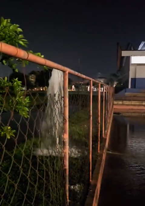 Tentativa de furto de hidrômetro causa grande vazamento de água em ginásio de Americana Tentativa de furto de hidrômetro causa grande vazamento de água em ginásio de Americana