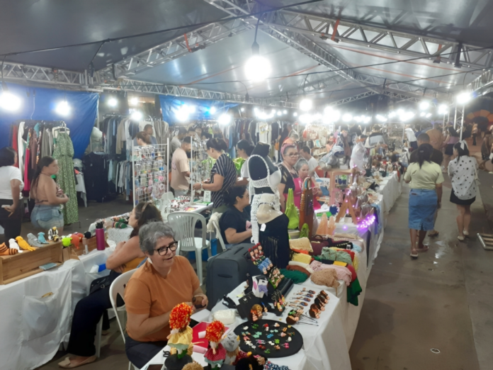Feira-Movel-no-Busto-2-1024x768 O evento, que integra o ‘Celebra João Pessoa’, funcionará das 16h às 22h e reúne mais de 60 expositores de diversos segmentos