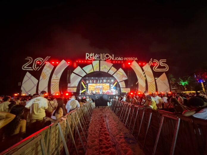 Joao-Pessoa-celebra-Reveillon-2025-com-multidao-no0017753000202501010019 Prefeitura de João Pessoa abre inscrições para ambulantes atuarem no Réveillon 2025/2026