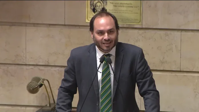 O vereador Carlos Bolsonaro | Reprodução Youtube O vereador Carlos Bolsonaro | Reprodução Youtube