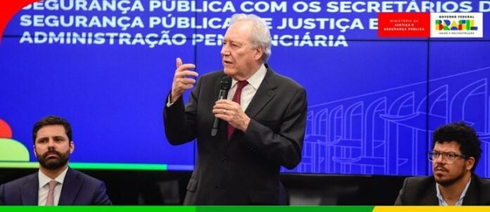 João Azevêdo e Ricardo Lewandowski entregam novas viaturas ao Corpo de Bombeiros e acompanham apresentação de relatório das Salas Lilás