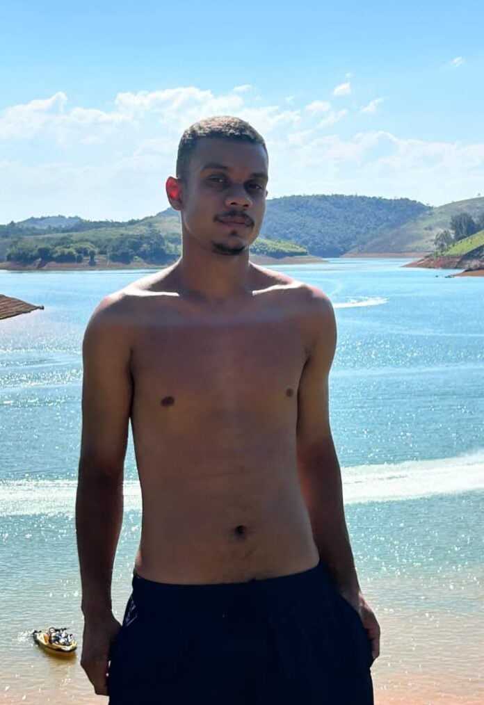 Bombeiros entram no 3º dia de buscas por jovem que desapareceu na represa do Jaguari, em Jacareí