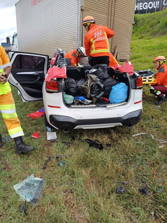 Acidente deixa seis feridos na Dutra, em Pindamonhangaba Acidente deixa seis feridos na Dutra, em Pindamonhangaba
