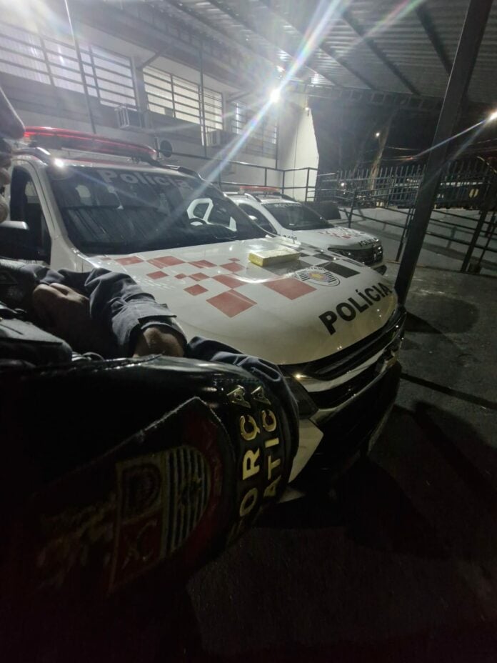 PM apreende maconha em operação no Banhado, em São José PM apreende maconha em operação no Banhado, em São José