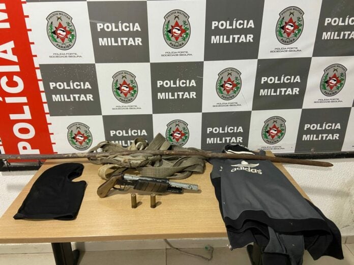 Suspeito foi detido pela Polícia Militar na Torre após arrombamento em Mandacaru; outros integrantes do grupo seguem foragidos
