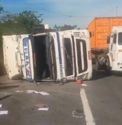 carreta tombada santos guaru
