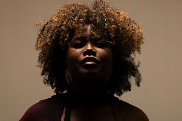 Ludom condensa seu percurso no mundo em novo disco, autointitulado, e abraça a vulnerabilidade como resistência