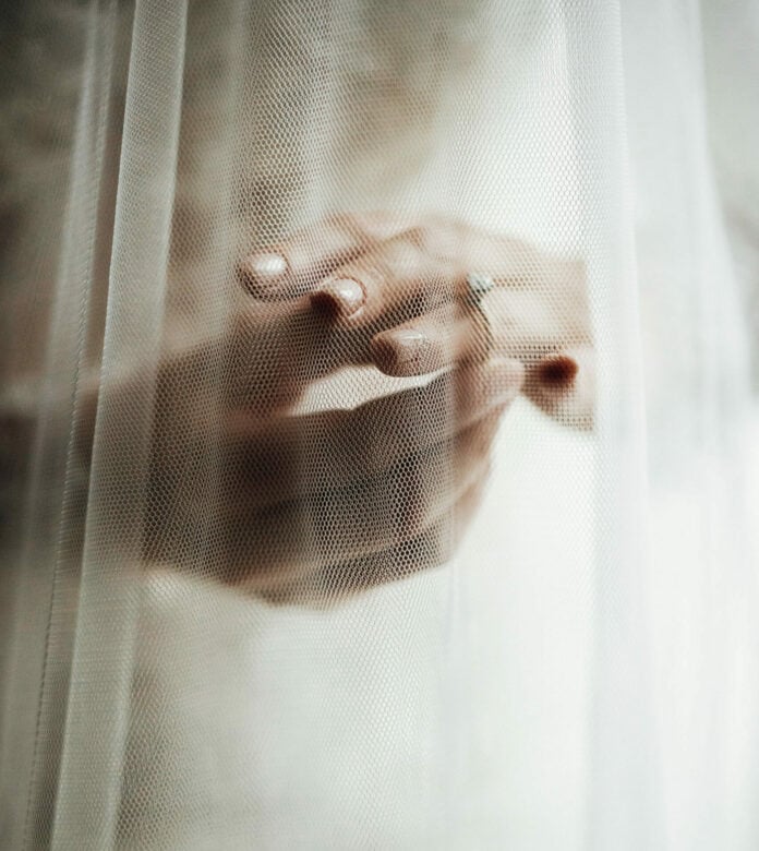 noiva-veu-casamento Índice de 2024 contrasta com o registrado em 2005, quando metade das noivas paraibanas adotava o sobrenome do marido