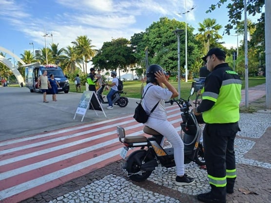 Regras para ciclomotores e bikes elétricas mudam em 2026 e exigem atenção dos motoristas