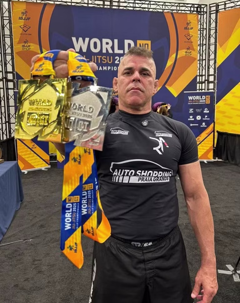Atleta de Praia Grande se sagra tricampeão mundial de jiu-jitsu