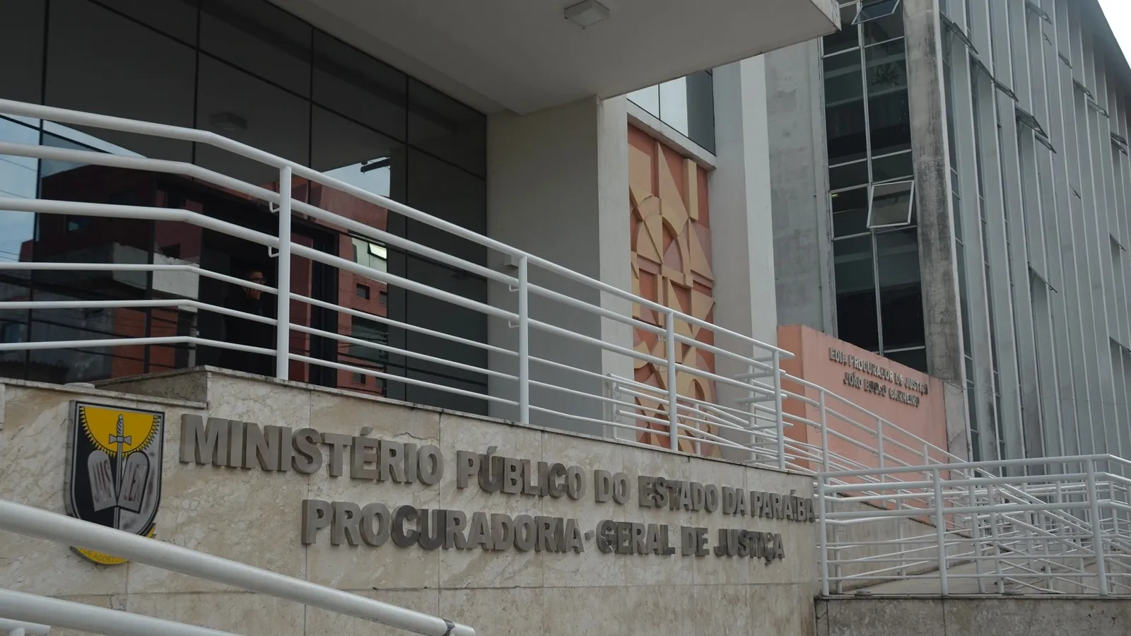 MPPB apura nomeações de esposa, irmã, tia e cunhado de presidente de Câmara na Paraíba