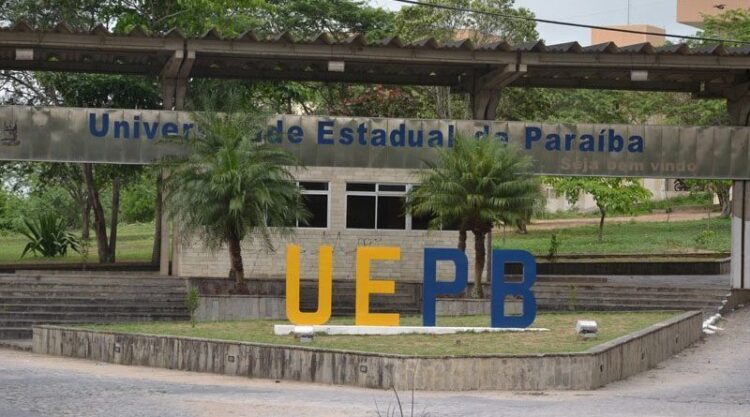 Refugiados e migrantes podem concorrer a 33 vagas em cursos de graduação da UEPB; saiba como