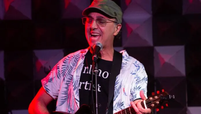 As 12 mais tocadas de Zeca Baleiro em todo país