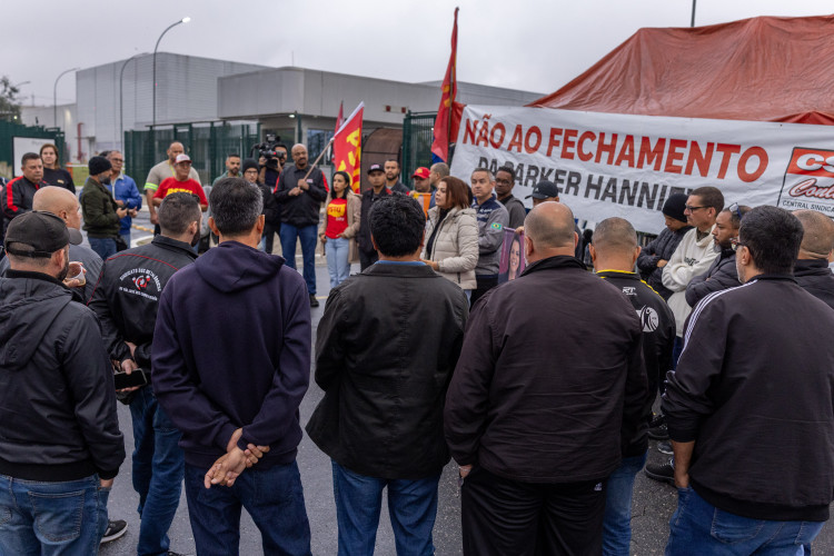 Trabalhadores da Parker de Jacareí aprovam acordo de R$ 35 mil de indenização e encerram greve de 38 dias