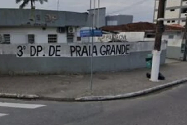 Mulher é presa por tentar matar o ex-namorado a facadas em Praia Grande