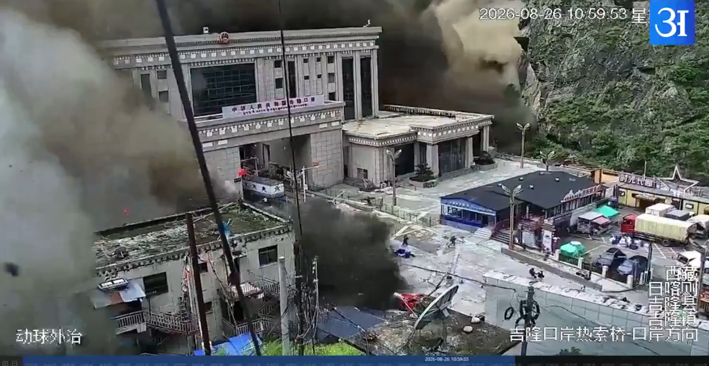 Vídeo: Inundações no Nepal deixam mortos e quase 400 desaparecidos