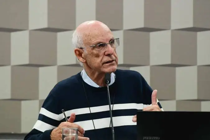 Padre Júlio Lancellotti abre simpósio da USP sobre direitos da população em situação de rua