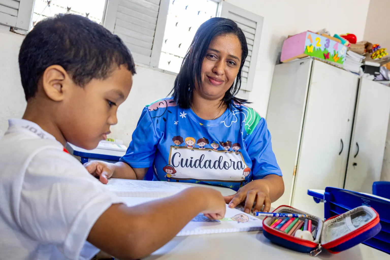Mulheres podem se inscrever em curso gratuito de cuidadora infantil com auxílio em João Pessoa